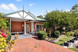 Exterior - Bay Bound Retreat—Beach & City Life by the Airport (Brooklyn Park)