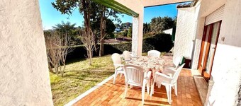 Beautiful villa with sea view garden