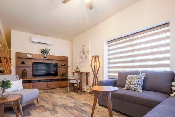 This is the ideal La Paz stay for couples and friends looking for a prime location.