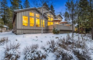 Exterior - Elkhorn Lodge, 5 King Suites, Hot Tub, SHARC Passes & Game Room (Sunriver)