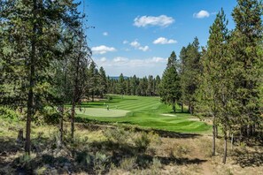 Golf - 7 King Suites, Golf Views, Bikes, Hot Tub & SHARC Passes (Sunriver)