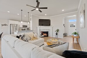 Living area - Peaceful OKC Retreat Near Airport-Feels Like Home (Oklahoma City)