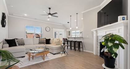 Peaceful OKC Retreat Near Airport-Feels Like Home