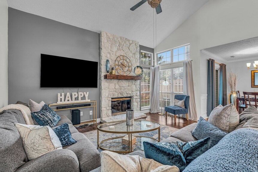 Centrally Located Retreat - Carmel, IN