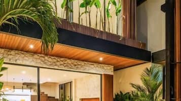 Villa, patio, vue piscine | Piscine