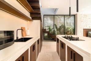 別墅, 庭院, 泳池景觀 | 私人廚房