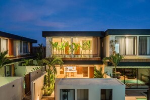 Villa, patio, vistas a la piscina | Exterior