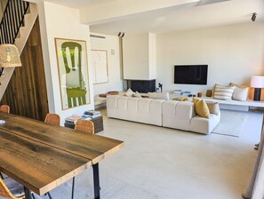 TV - Exceptional 165 m2 house with double mooring 16 m (PORT GRIMAUD)