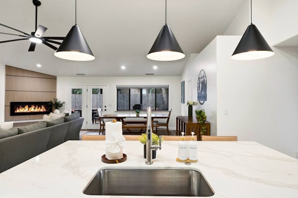 Kitchen island sink