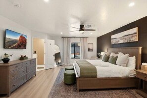 4 bedrooms, desk, iron/ironing board, travel cot - Epic Sedona Stay! Heated pool/Spa/YogaStudio/Games (Sedona)