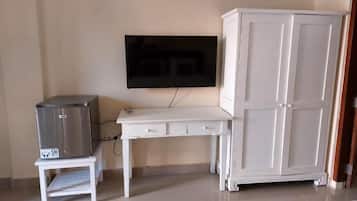 Kahden hengen deluxe-huone, parveke, näköala puutarhaan | Sisätilat