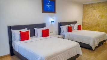 Suite, balkon, uitzicht op zwembad