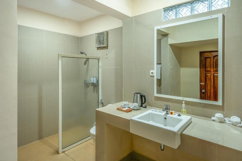 Kamar Double Deluks, balkon, pemandangan kebun | Kamar mandi