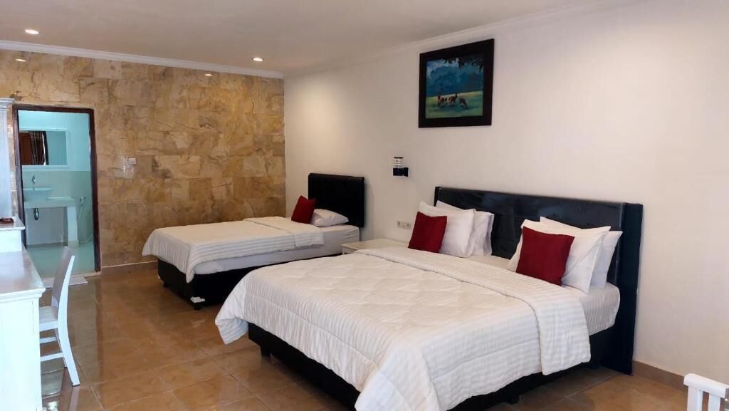 Suite, balcón, vistas a la piscina | Wifi y accesible en silla de ruedas