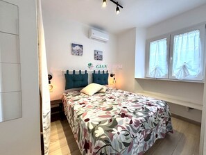 Room - Studio apartment – 3 beds – Principessa area (San Vincenzo)