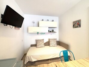 Room - Studio apartment – 3 beds – Principessa area (San Vincenzo)