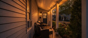 5 min walk to Asbury Park, 4 beach badges, firepit, grill, porch, cool A/C