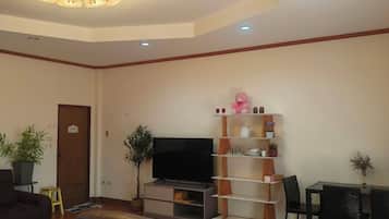 Habitació familiar, vistes a la piscina | Interior