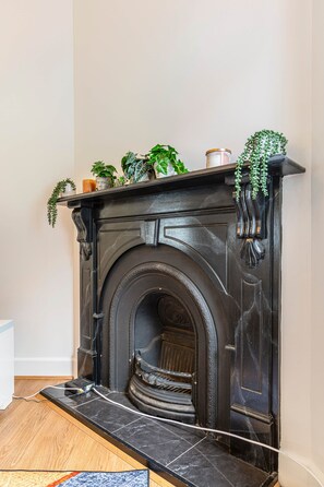 Interior - Home on the YARRA heart of ALPHINGTON (Alphington)