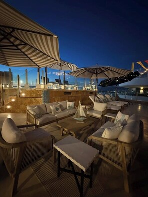 Property grounds - Luxury penthouse in Medano Beach with private swimming pool (Cabo San Lucas)