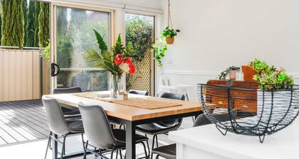 Travers Townhouse - Close to CBD, Gated Community