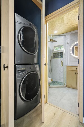 Bathroom - Art Deco inspired loft inside downtown San Antonio Dedicated and secured parking (San Antonio)