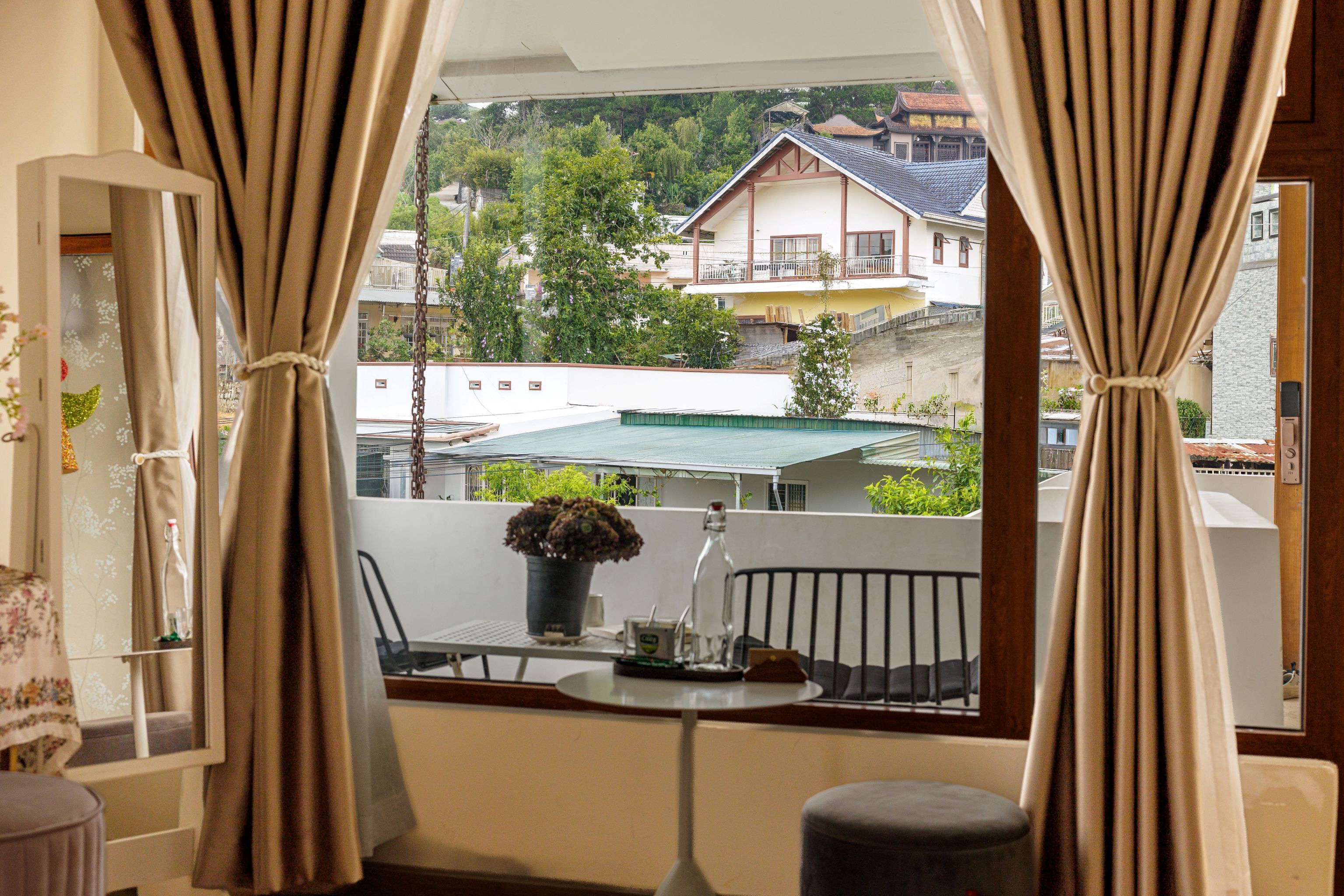 Deluxe Room | Premium bedding, free minibar items, blackout curtains, soundproofing