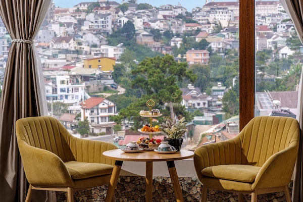 Family Apartment, Garden View | Premium bedding, free minibar items, blackout drapes, soundproofing