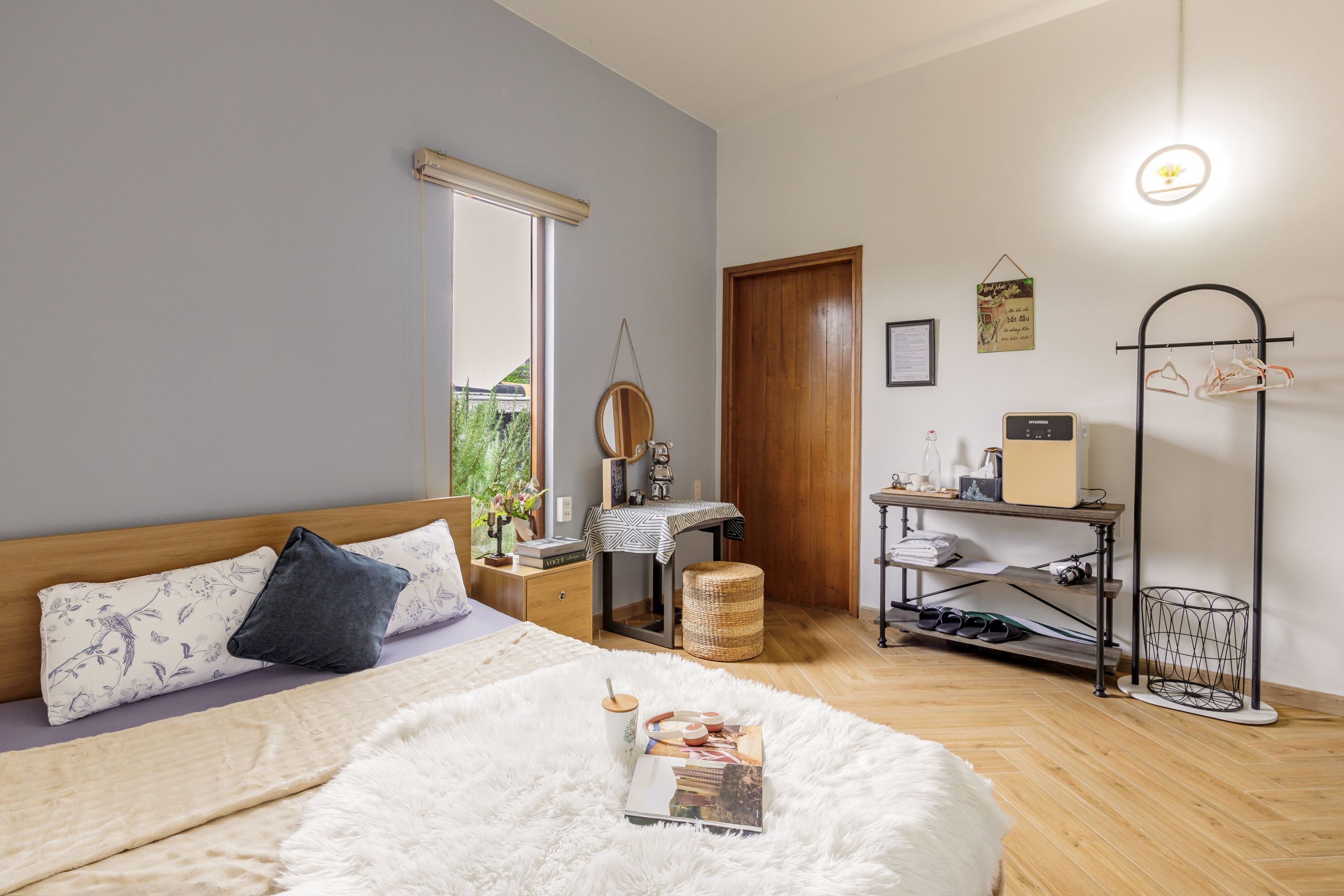 Premium bedding, free minibar items, blackout curtains, soundproofing