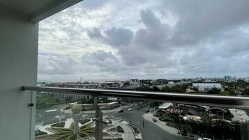 Condo, Balcony, Partial Ocean View | Interior