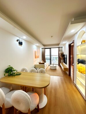 Design Condo, Balcony, Ocean View | Living area