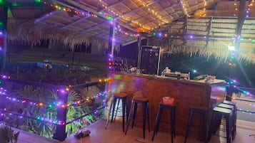 Bar (en la propiedad)