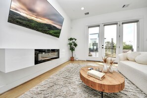 Living area - Downtown Houston Modern Gem, Near NRG and More (Houston)