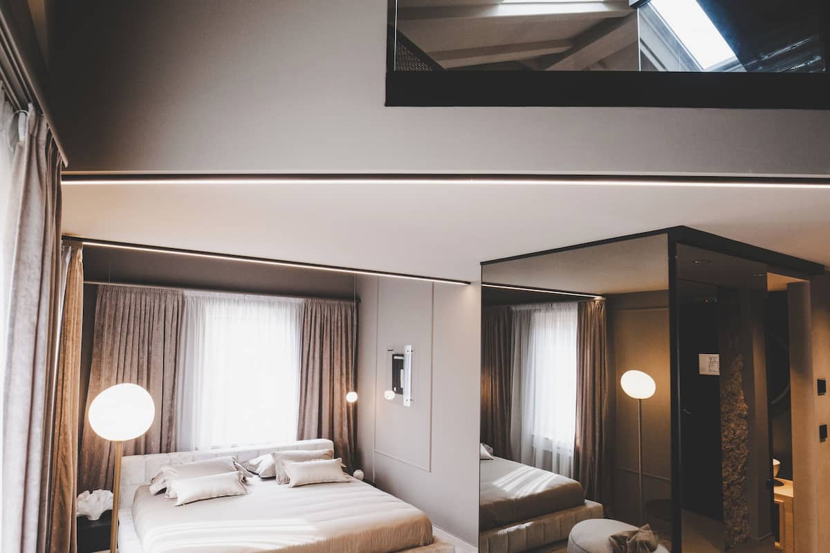 Luxury Room, City View | Laptop workspace, free WiFi