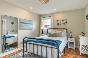 Room - Charming Boutique Home in West End Alexandria! (Alexandria)