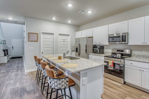 Swim, Play & Golf: 'Divine Retreat on Long Beach'