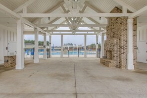 Pool - Swim, Play & Golf: 'Divine Retreat on Long Beach' (Longs)