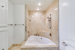 Hair dryer, towels - 5 Mi to Fresno State: Family Gem w/ Backyard Oasis (Fresno)