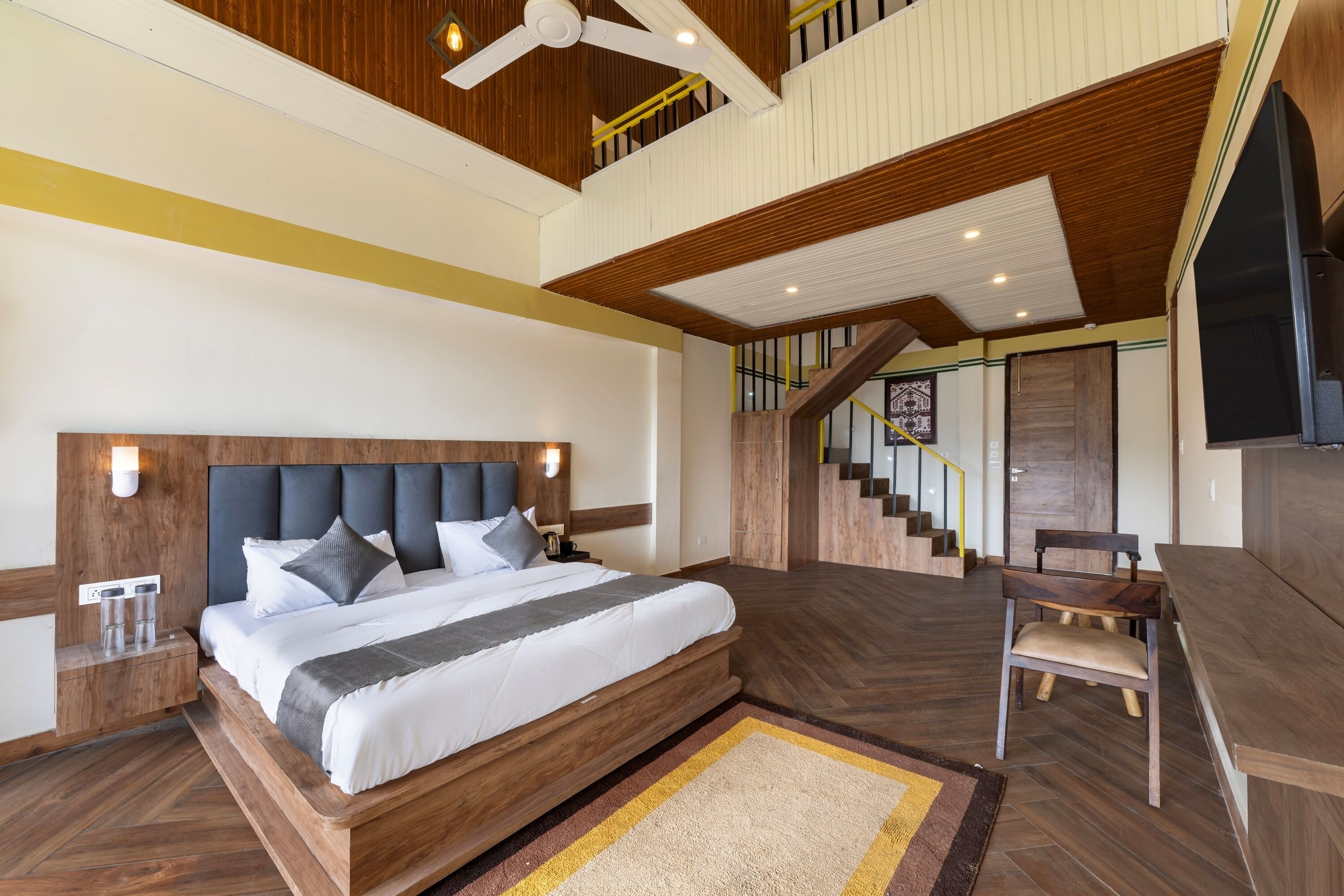 Traditional Quadruple Room, Multiple Beds, Balcony, Valley View