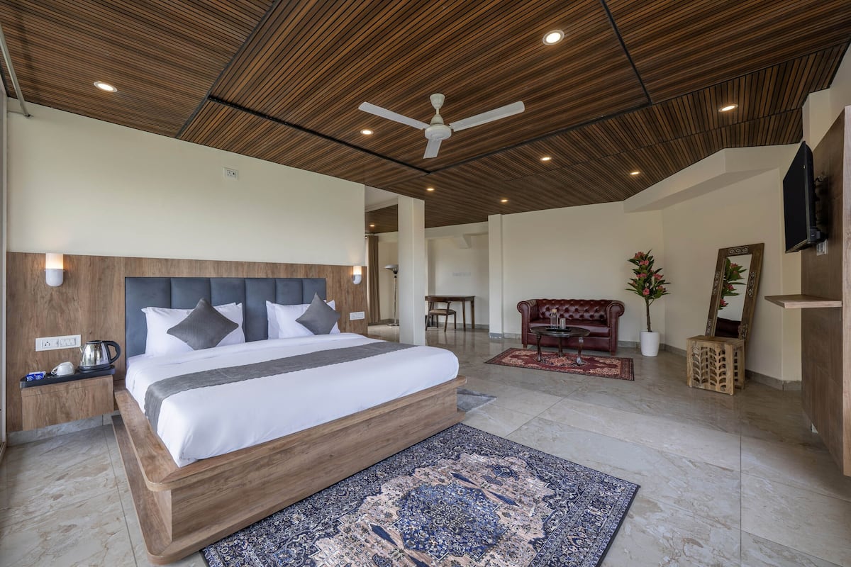 Chambre « Premier », baignoire, vue vallée