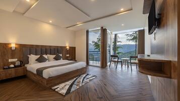 Kamar Superior, balkon, pemandangan lembah | Meja kerja, tirai kedap cahaya, setrika/meja setrika, dan Wi-Fi gratis