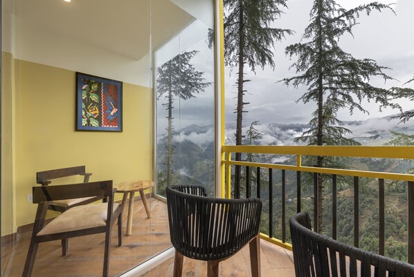 Habitación superior, balcón, vista al valle | Vista al valle