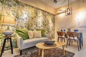 TV - Skyline Staycation in Davao City (Davao City)