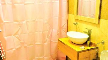Comfort Double Room, Balcony, Lagoon View | Bathroom