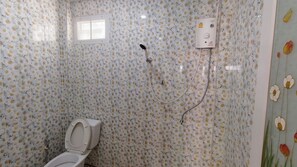 Standard-Doppelzimmer, Gartenblick | Badezimmer