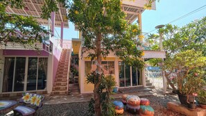 Standard Double Room, Garden View | Teres/patio