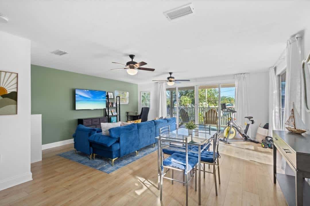 Signature Apartment, 1 Queen Bed | Living area | Smart TV