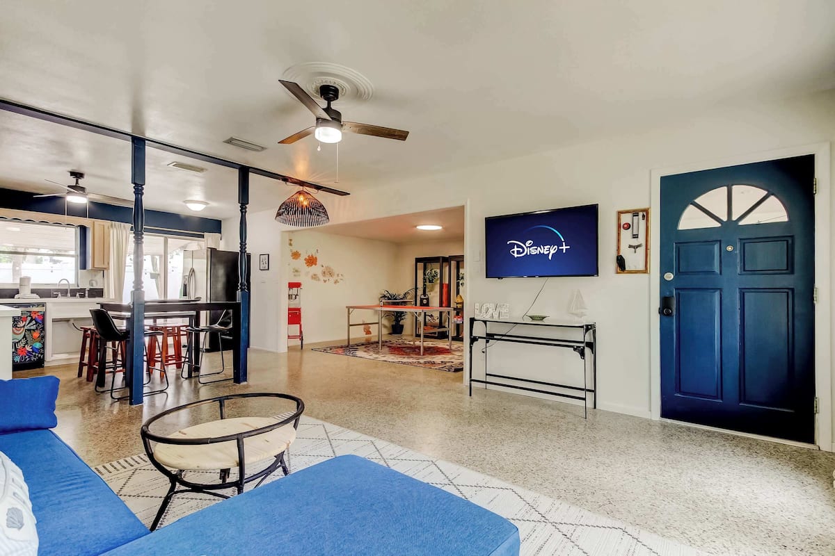 Family Apartment, 2 Bedrooms | Living area