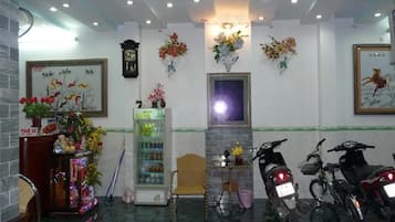 Basic-Studio, Balkon, Stadtblick | Lobby