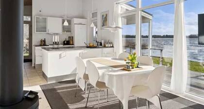 Luxury Lakeside Retreat